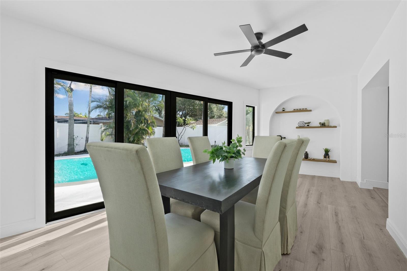 Image 26 of 42 For 4495 Clearwater Harbor Drive S