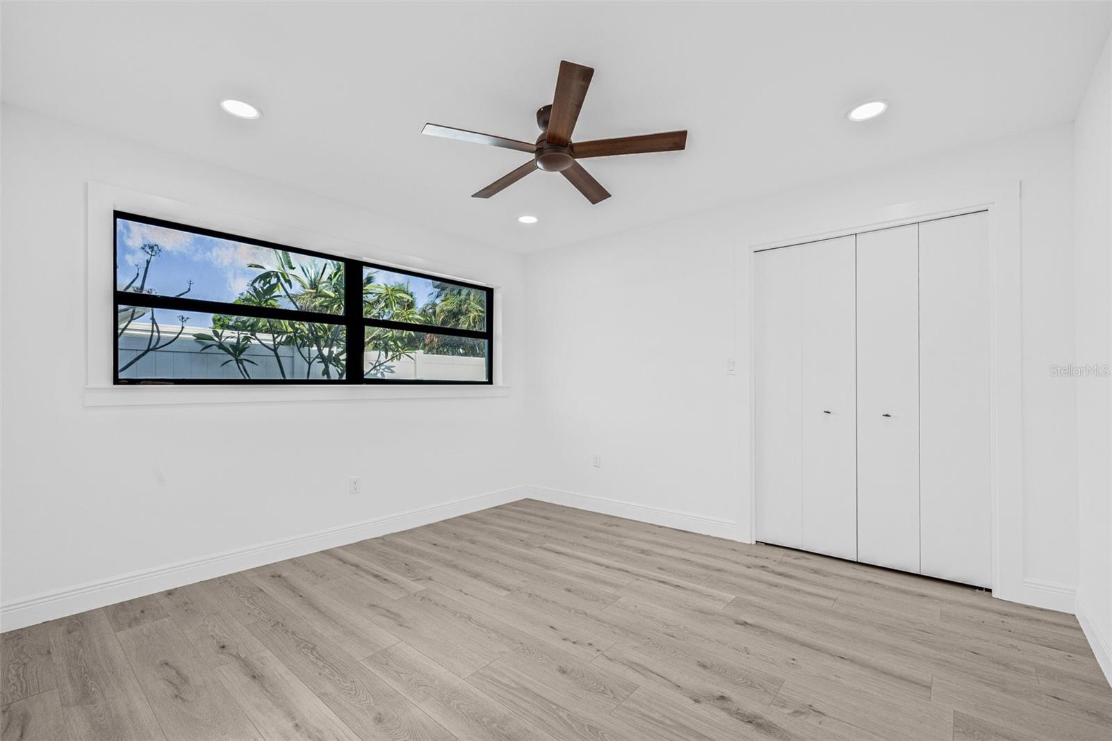 Image 29 of 42 For 4495 Clearwater Harbor Drive S