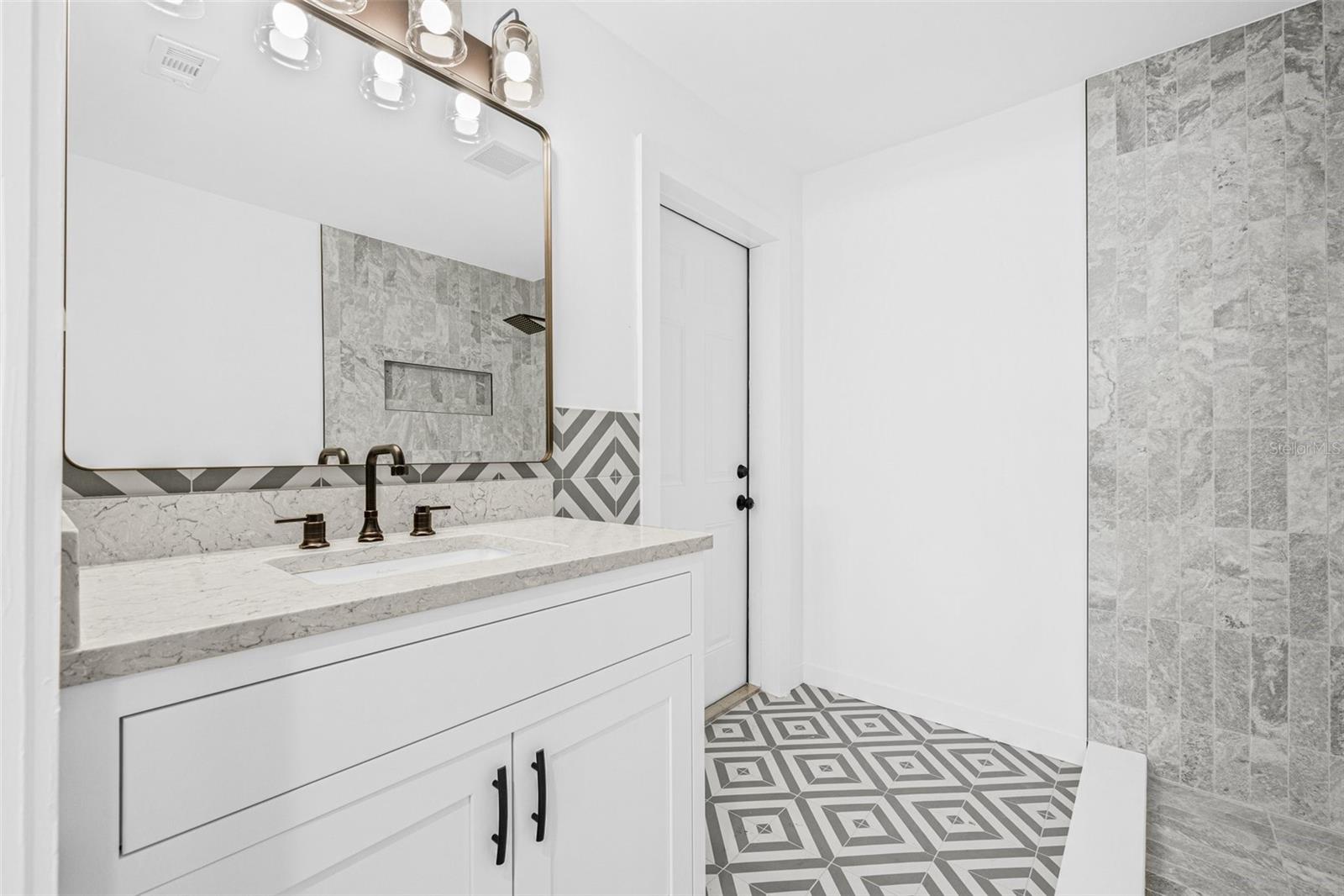 Image 31 of 42 For 4495 Clearwater Harbor Drive S