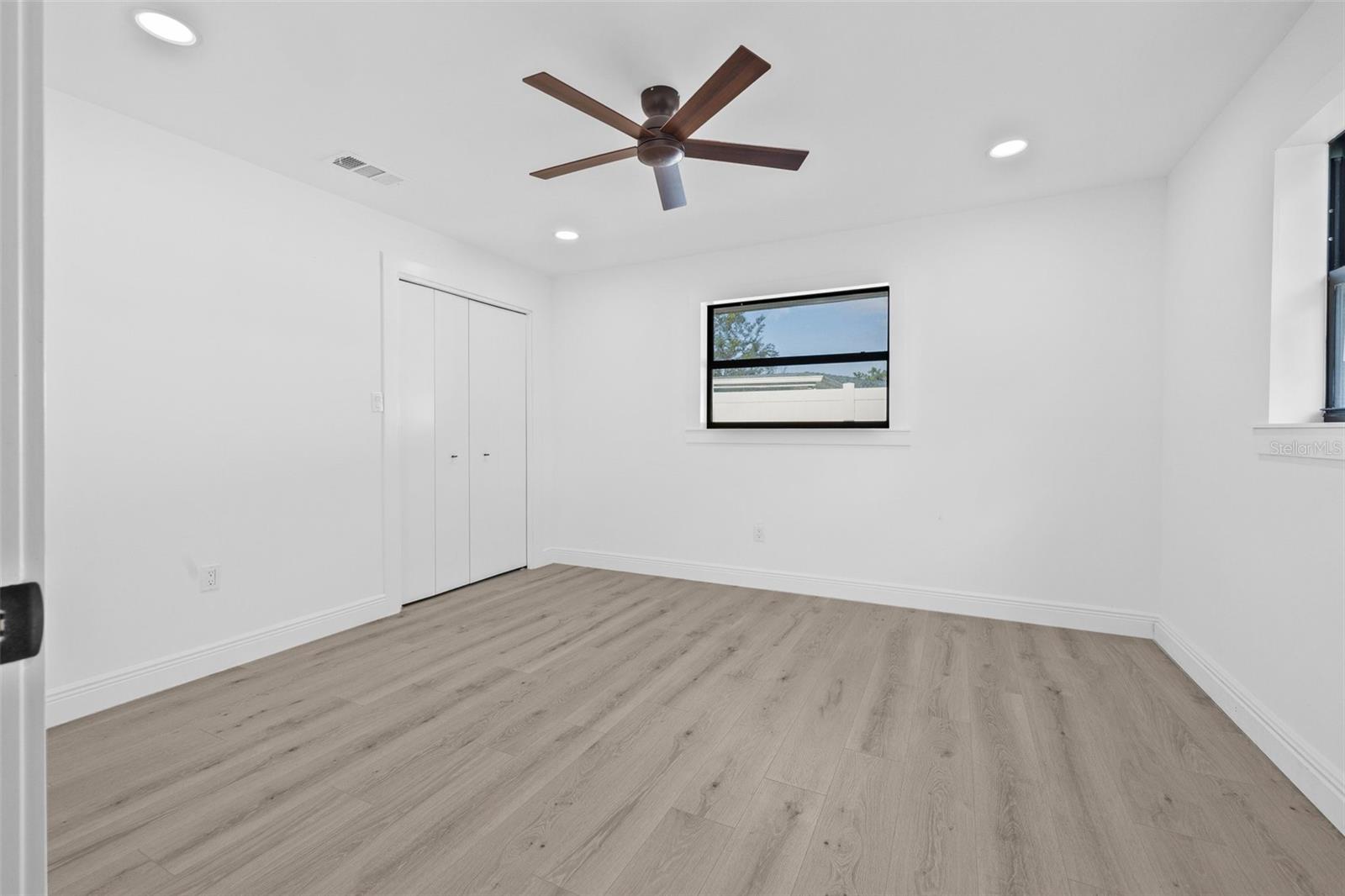 Image 33 of 42 For 4495 Clearwater Harbor Drive S