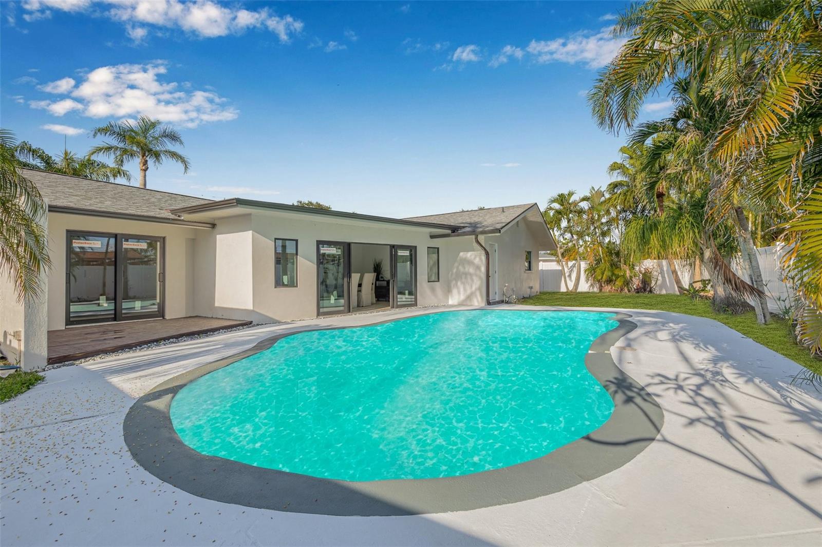 Image 34 of 42 For 4495 Clearwater Harbor Drive S