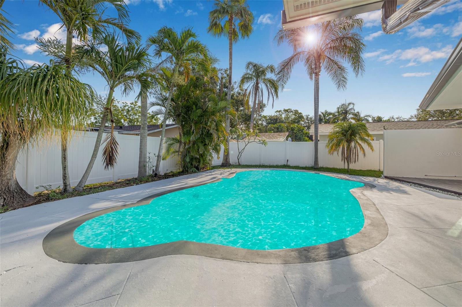 Image 36 of 42 For 4495 Clearwater Harbor Drive S