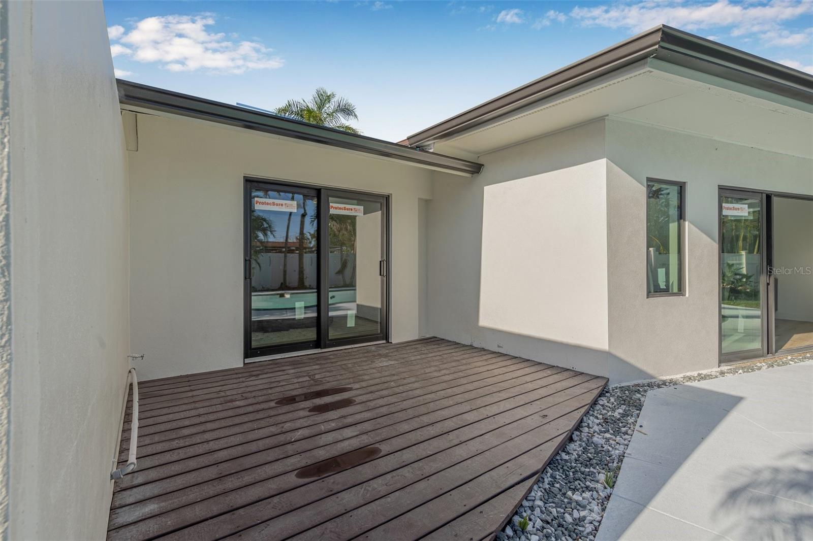 Image 37 of 42 For 4495 Clearwater Harbor Drive S