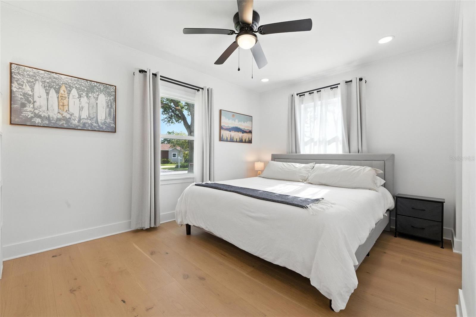 Image 12 of 38 For 706 39th Avenue Ne
