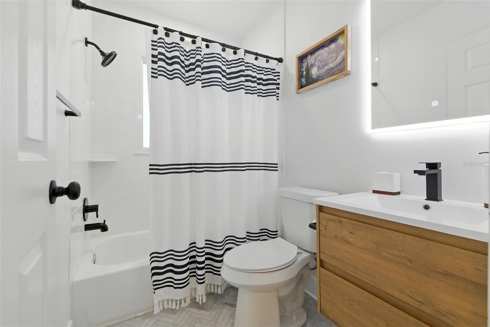 Image 14 of 38 For 706 39th Avenue Ne