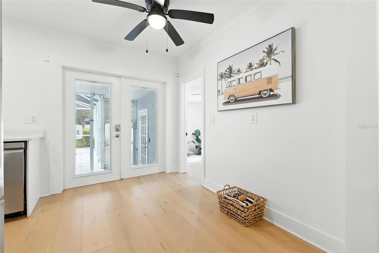 Image 15 of 38 For 706 39th Avenue Ne