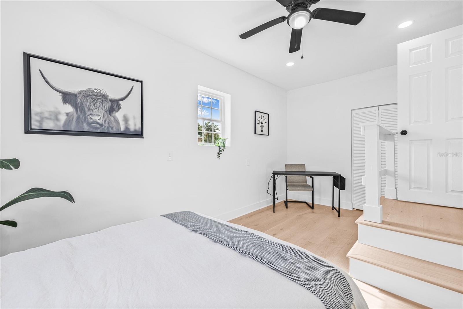 Image 18 of 38 For 706 39th Avenue Ne