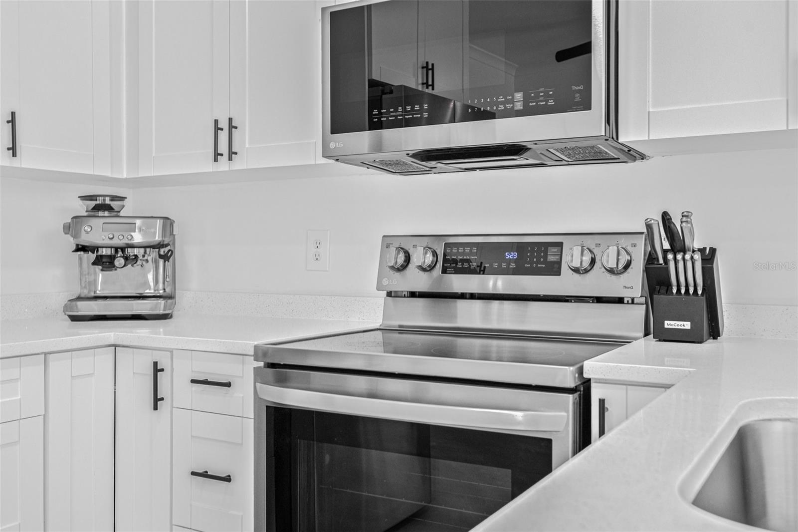 Image 23 of 38 For 706 39th Avenue Ne