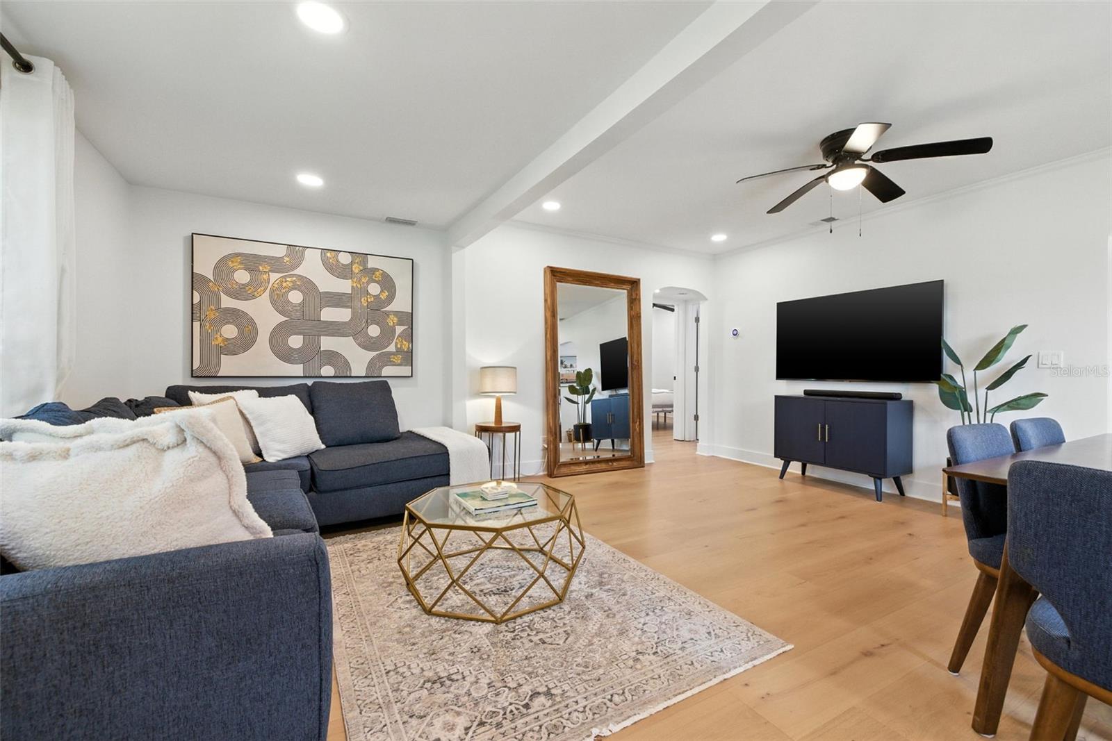 Image 8 of 38 For 706 39th Avenue Ne
