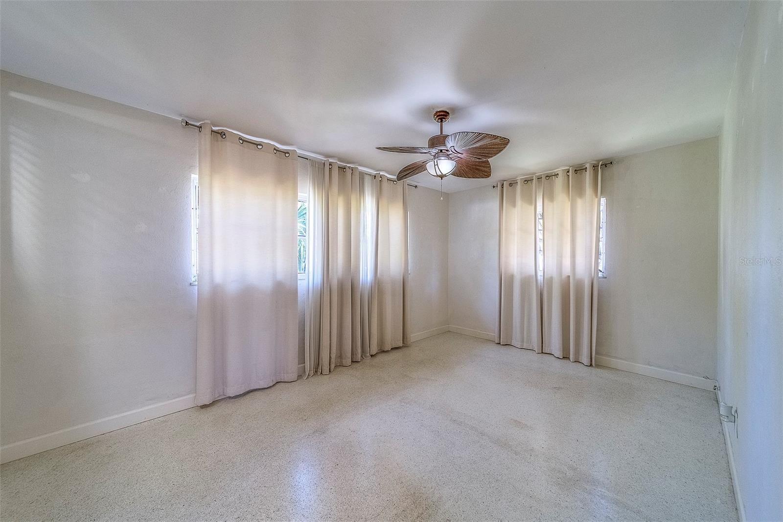 Image 21 of 62 For 2123 Indigo Drive