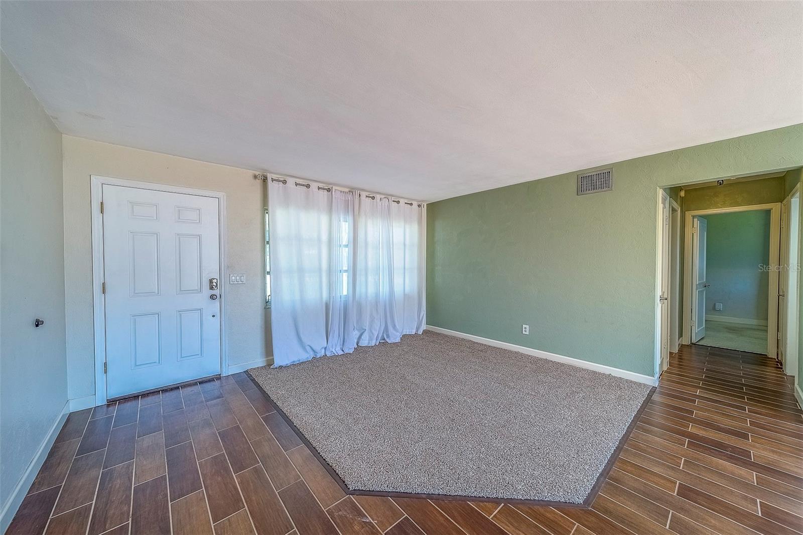 Image 5 of 62 For 2123 Indigo Drive