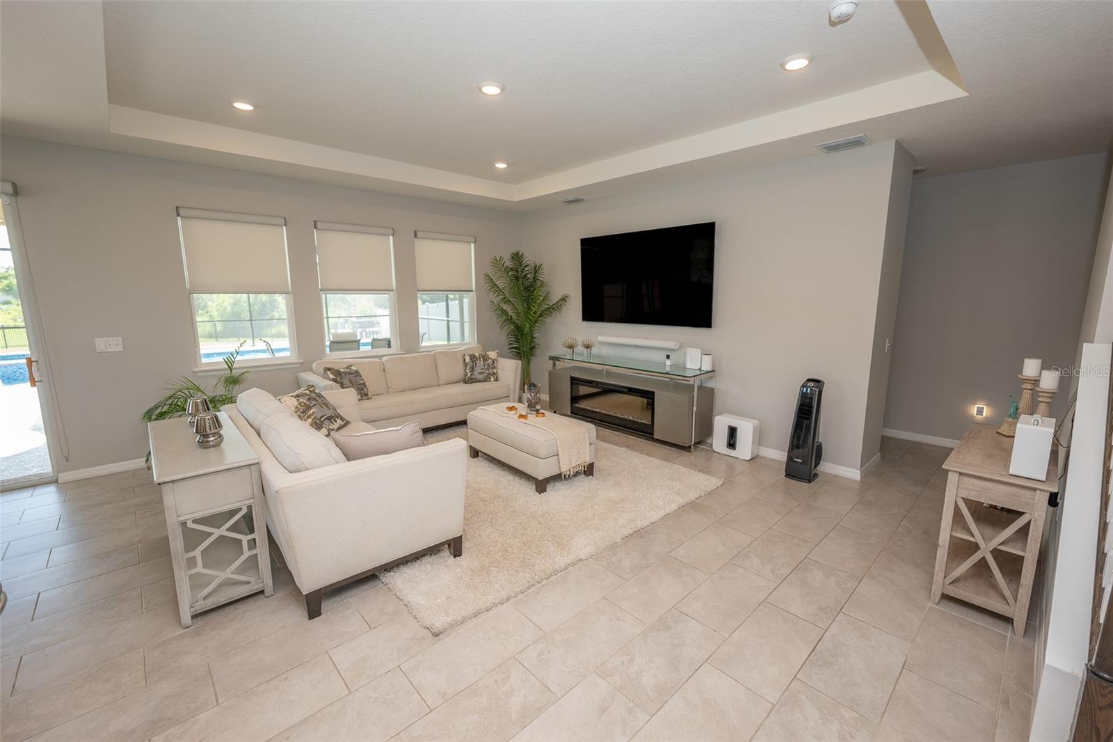 Image 14 of 83 For 3052 Living Coral Drive