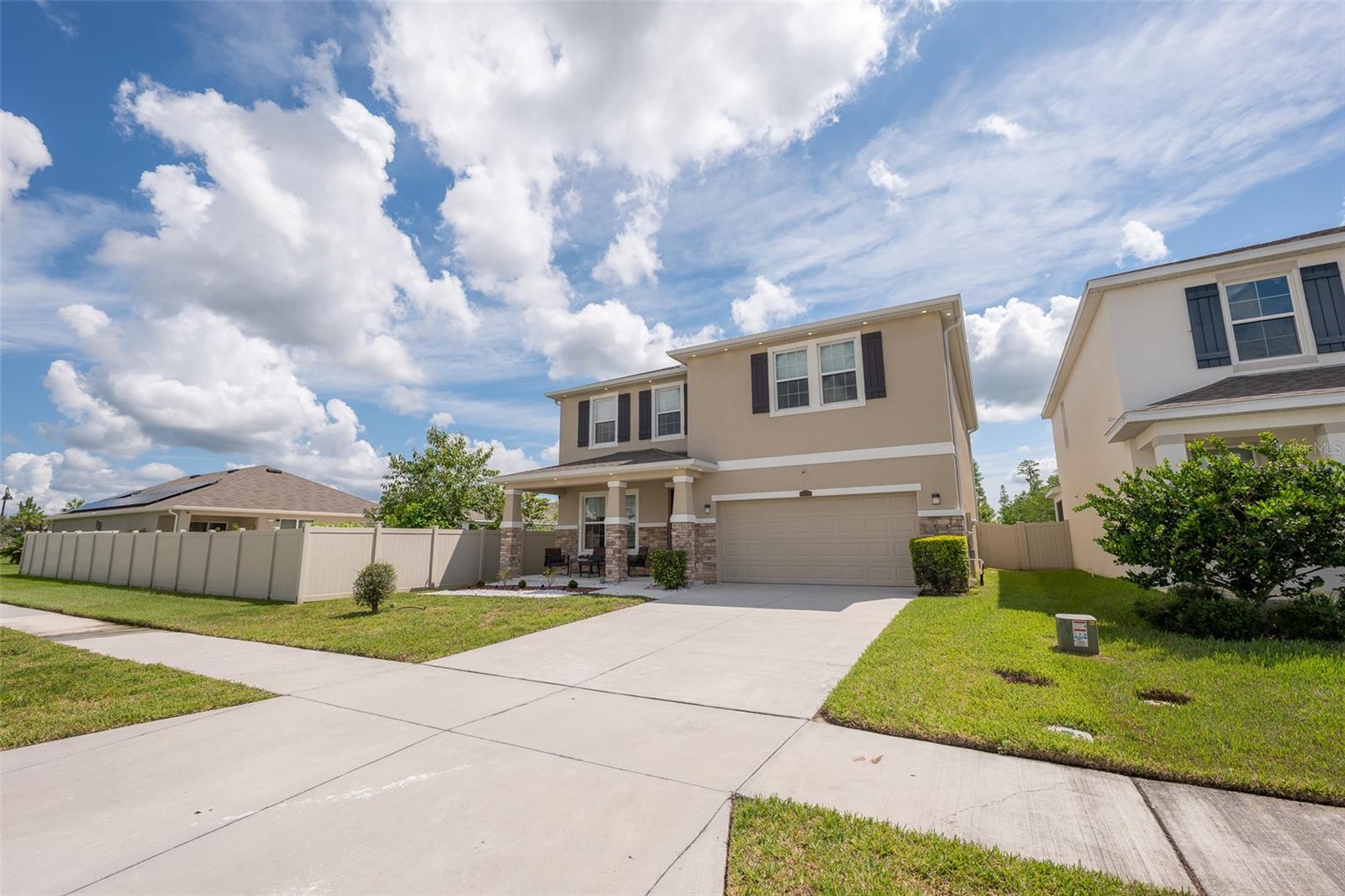 Image 4 of 83 For 3052 Living Coral Drive