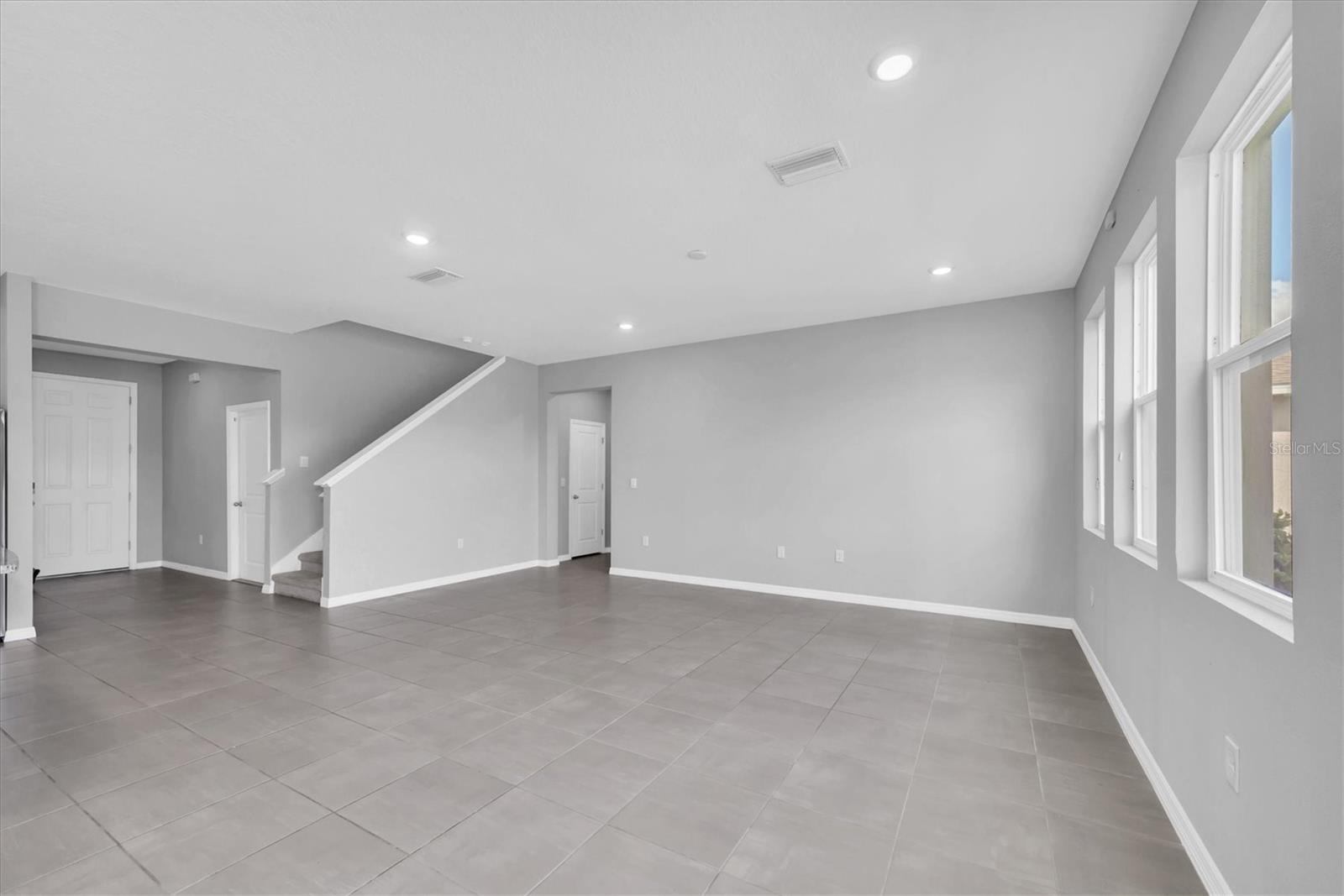 Image 13 of 50 For 16972 Oval Rum Drive