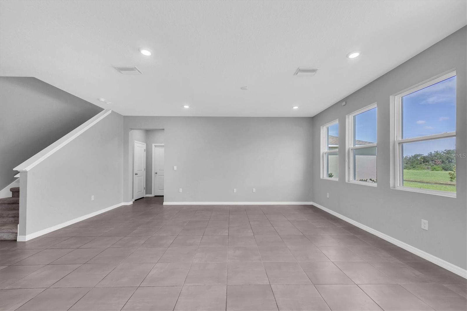 Image 14 of 50 For 16972 Oval Rum Drive