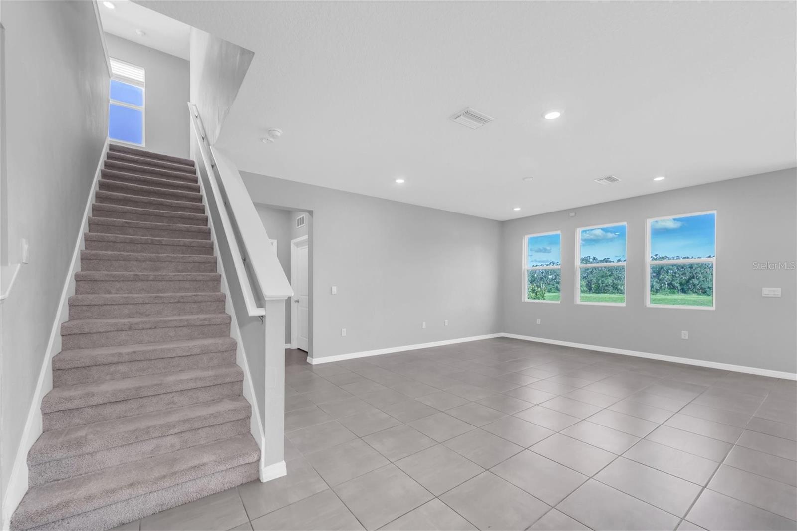 Image 17 of 50 For 16972 Oval Rum Drive