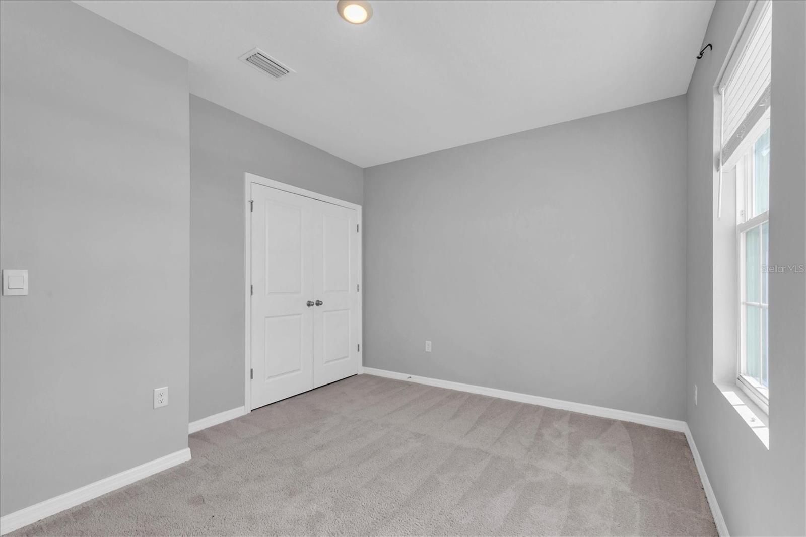 Image 23 of 50 For 16972 Oval Rum Drive