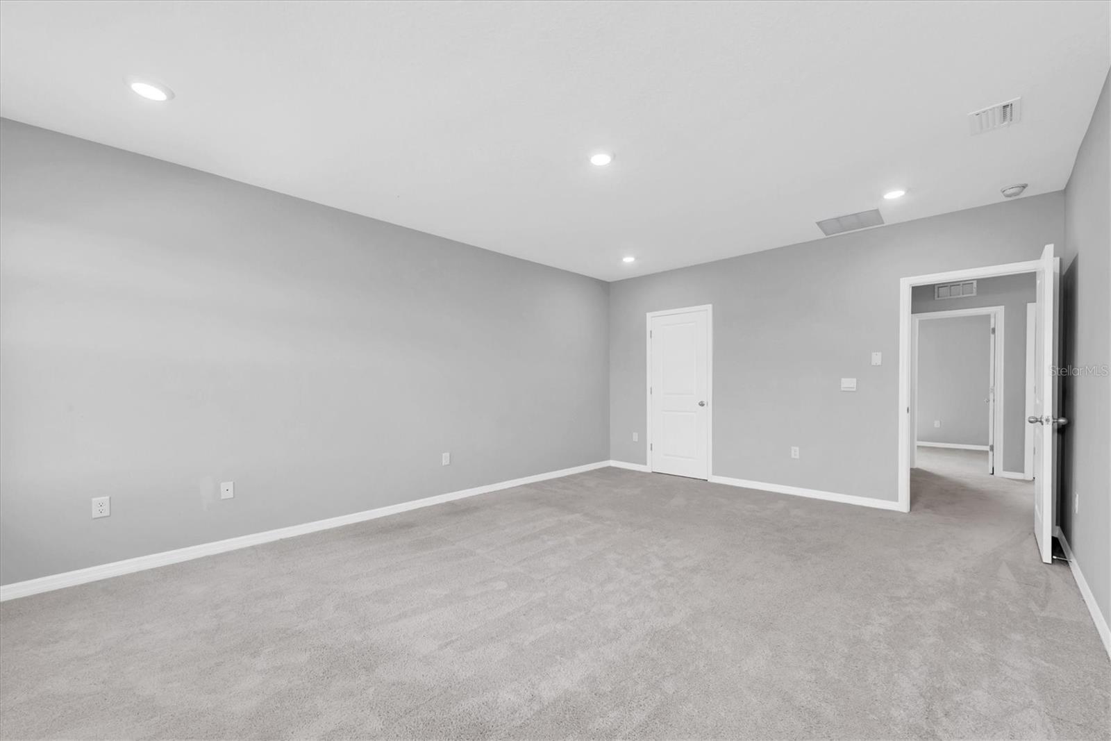 Image 33 of 50 For 16972 Oval Rum Drive