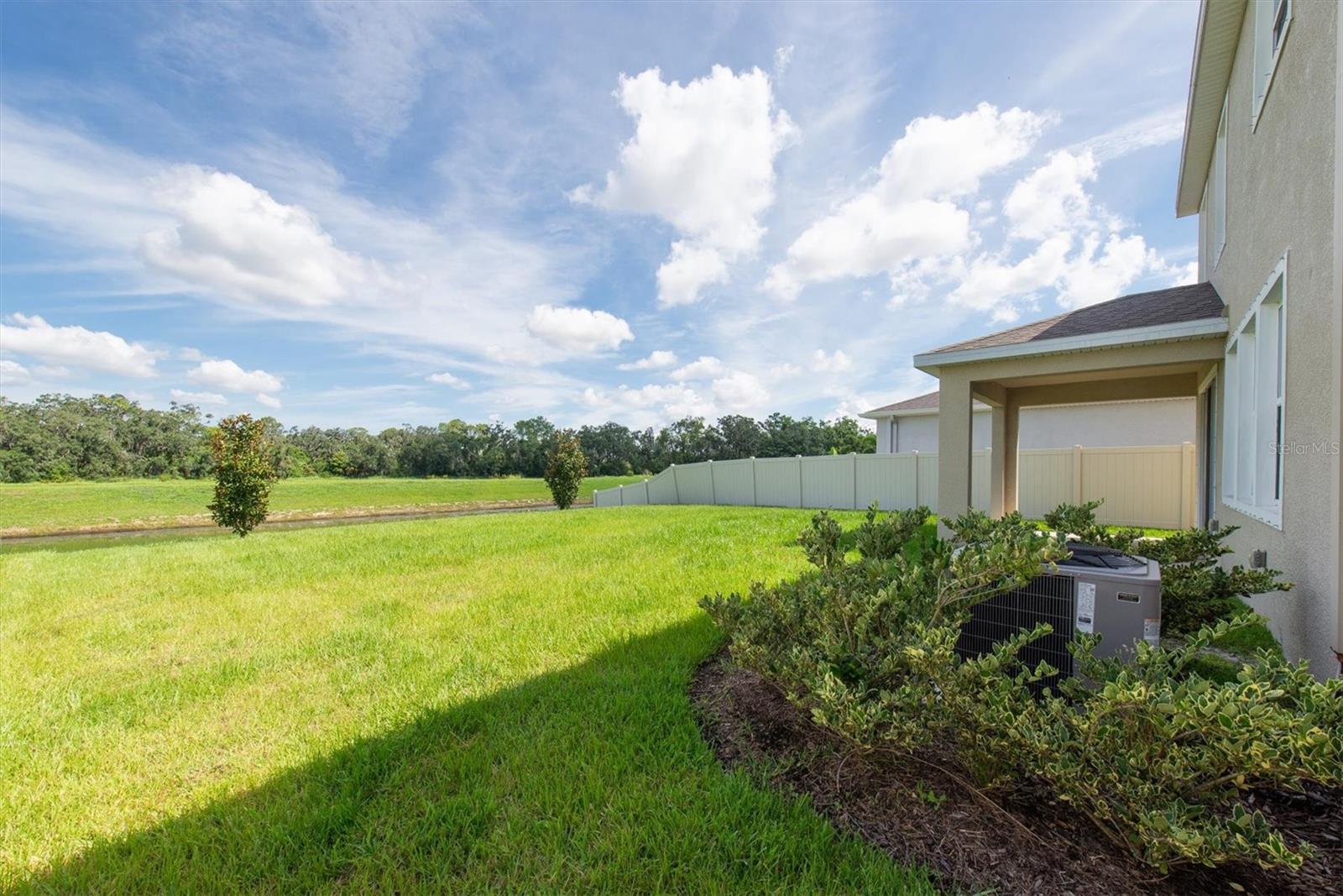 Image 43 of 50 For 16972 Oval Rum Drive