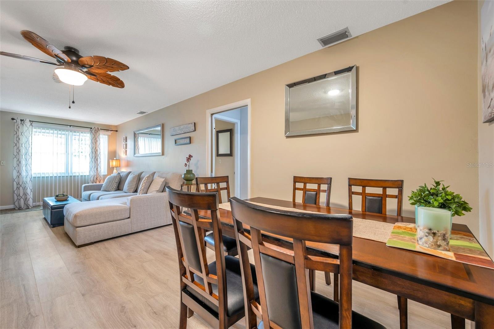 Listing photo id 11 for 11200 102nd Avenue 119