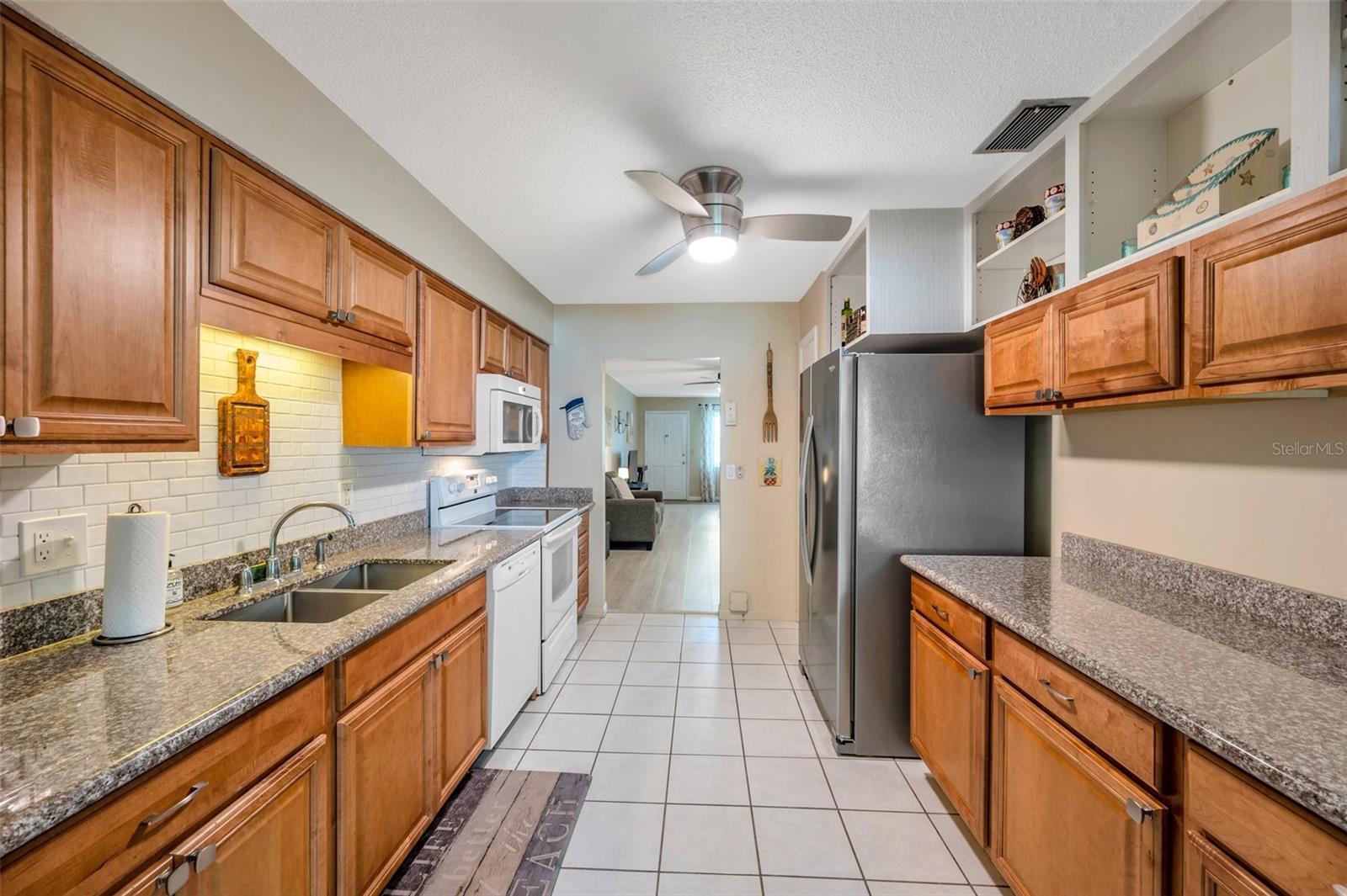 Listing photo id 14 for 11200 102nd Avenue 119