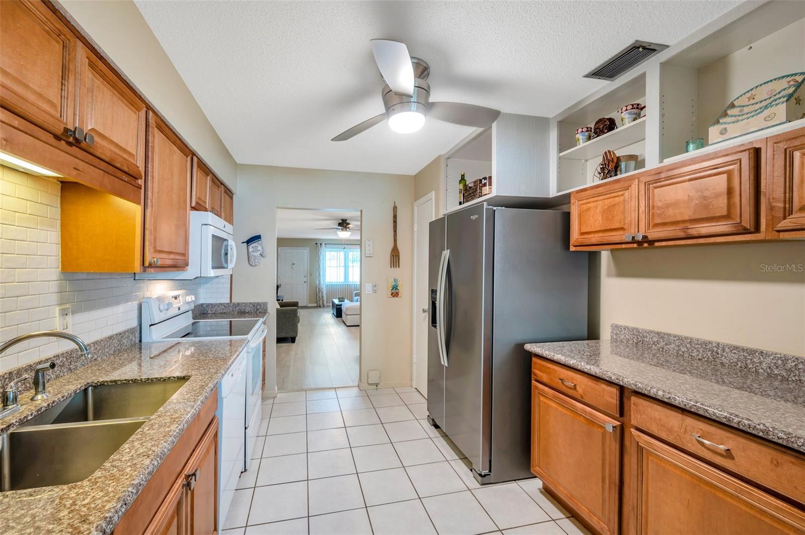 Listing photo id 16 for 11200 102nd Avenue 119