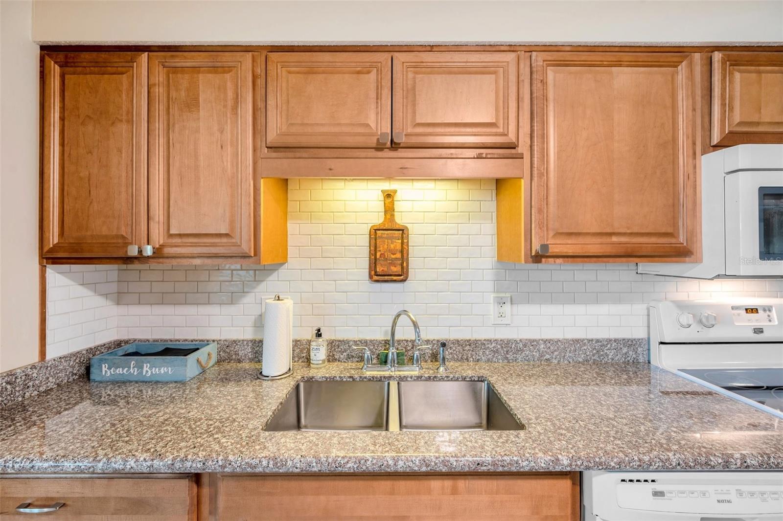 Listing photo id 18 for 11200 102nd Avenue 119