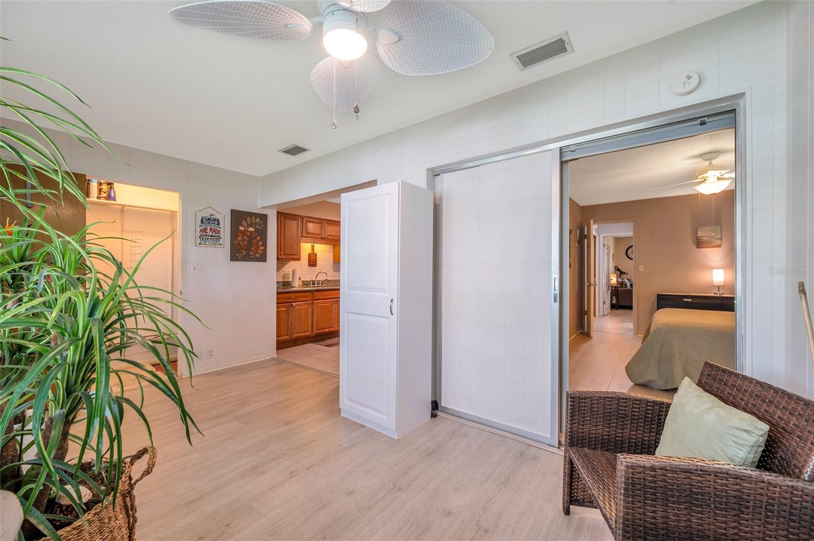 Listing photo id 21 for 11200 102nd Avenue 119