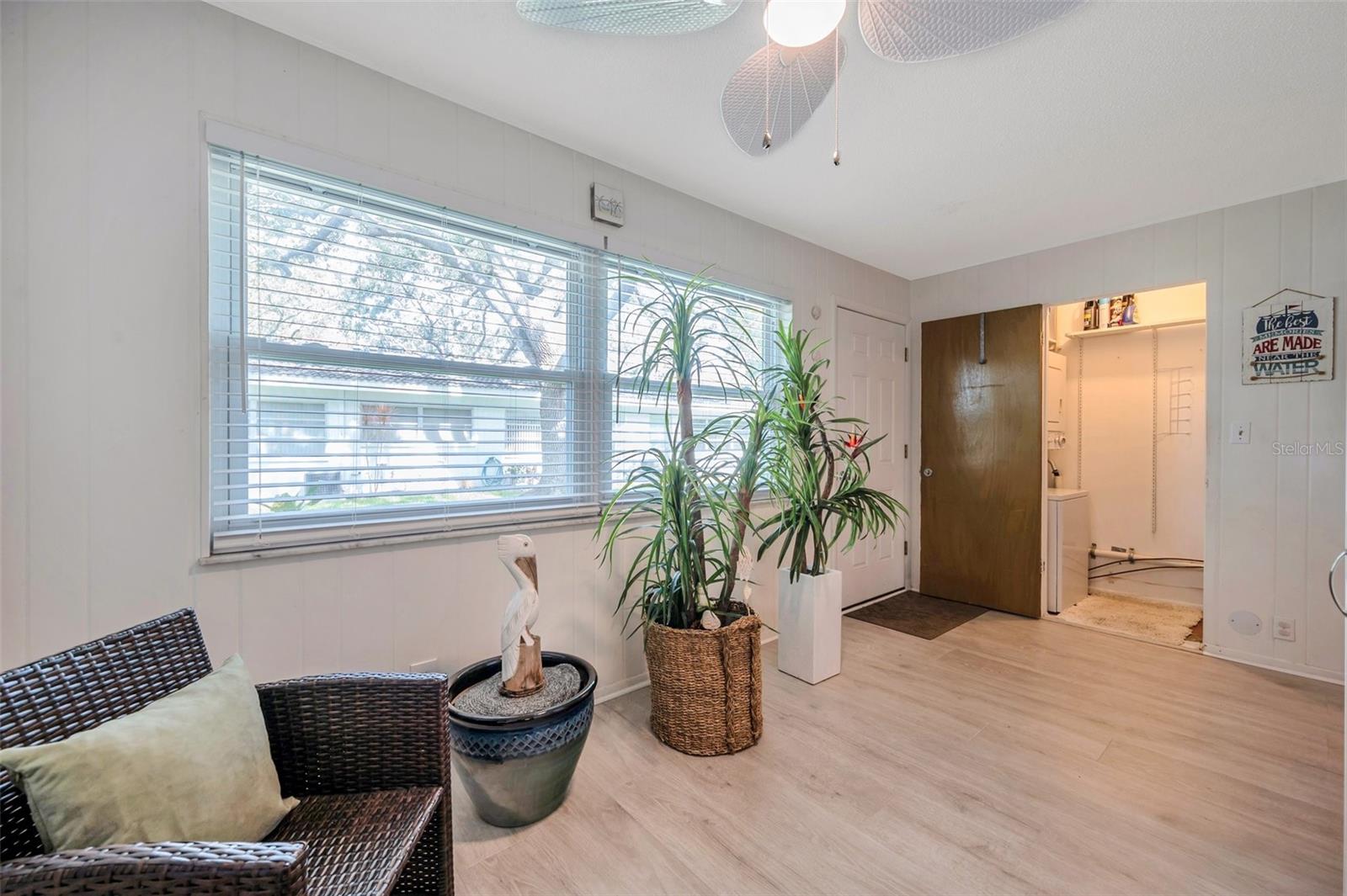 Listing photo id 23 for 11200 102nd Avenue 119