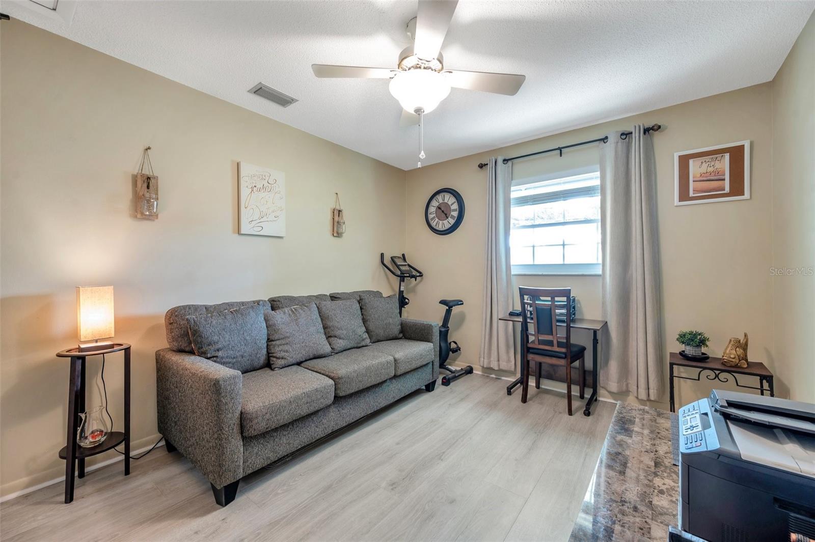 Listing photo id 29 for 11200 102nd Avenue 119