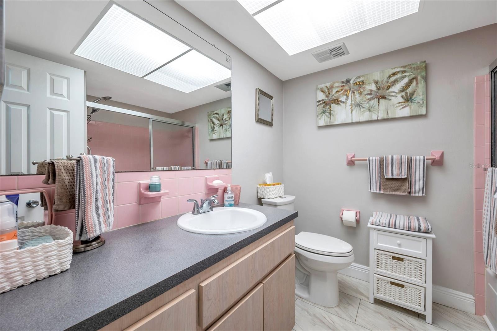 Listing photo id 32 for 11200 102nd Avenue 119
