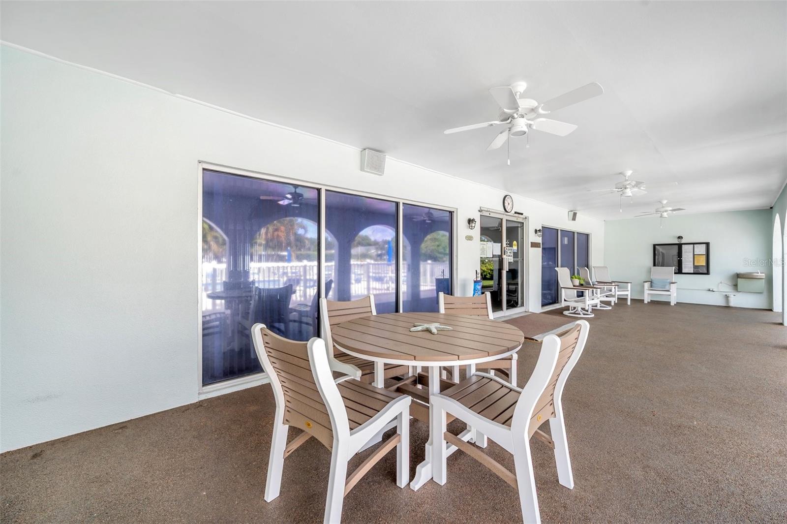 Listing photo id 39 for 11200 102nd Avenue 119