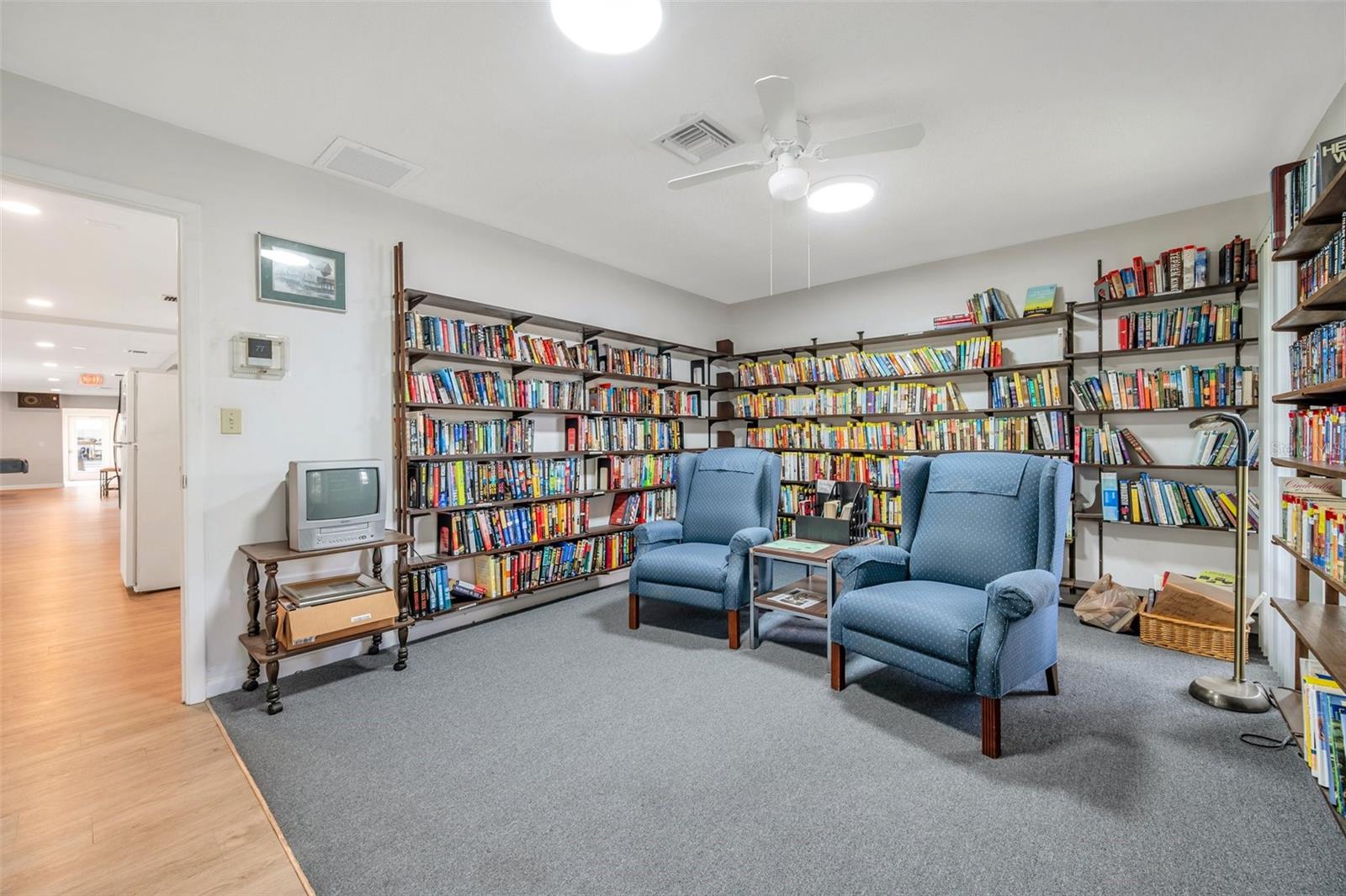 Listing photo id 42 for 11200 102nd Avenue 119