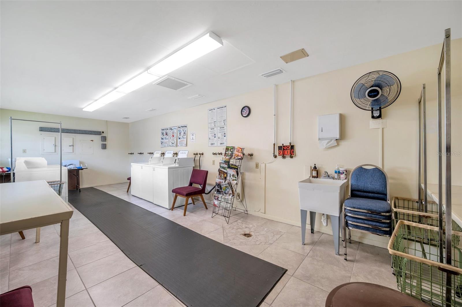 Listing photo id 43 for 11200 102nd Avenue 119
