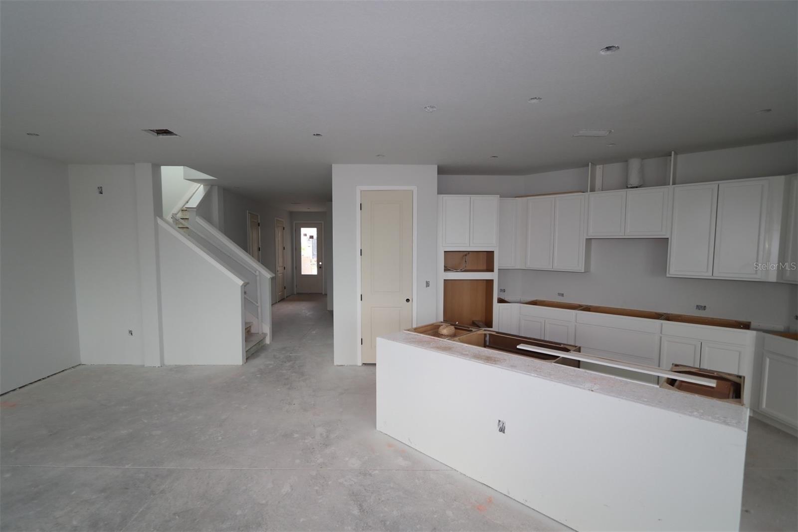 Image 6 of 19 For 640 Allora Avenue