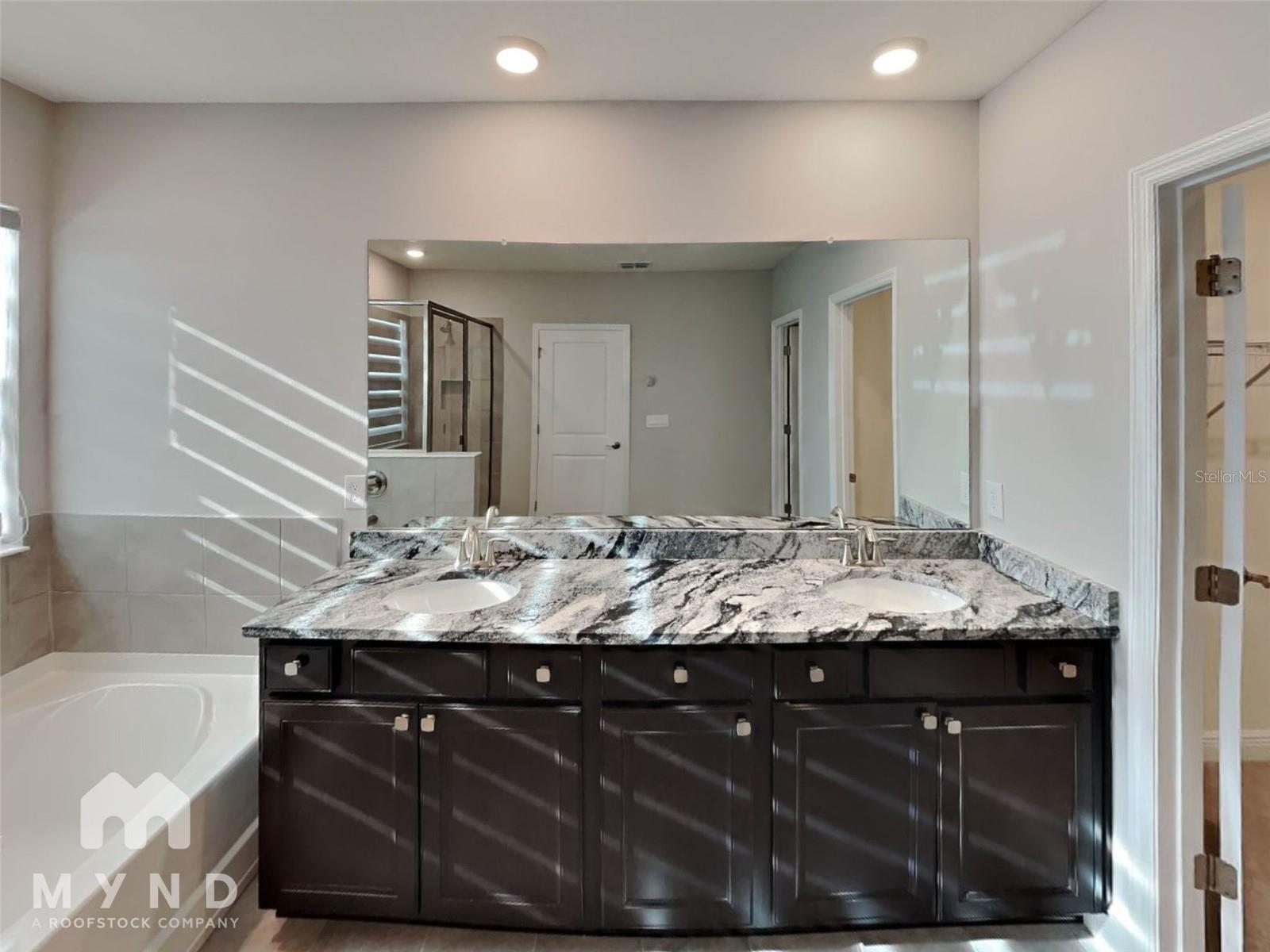 Image 13 of 36 For 2530 Chapel Oak Bend