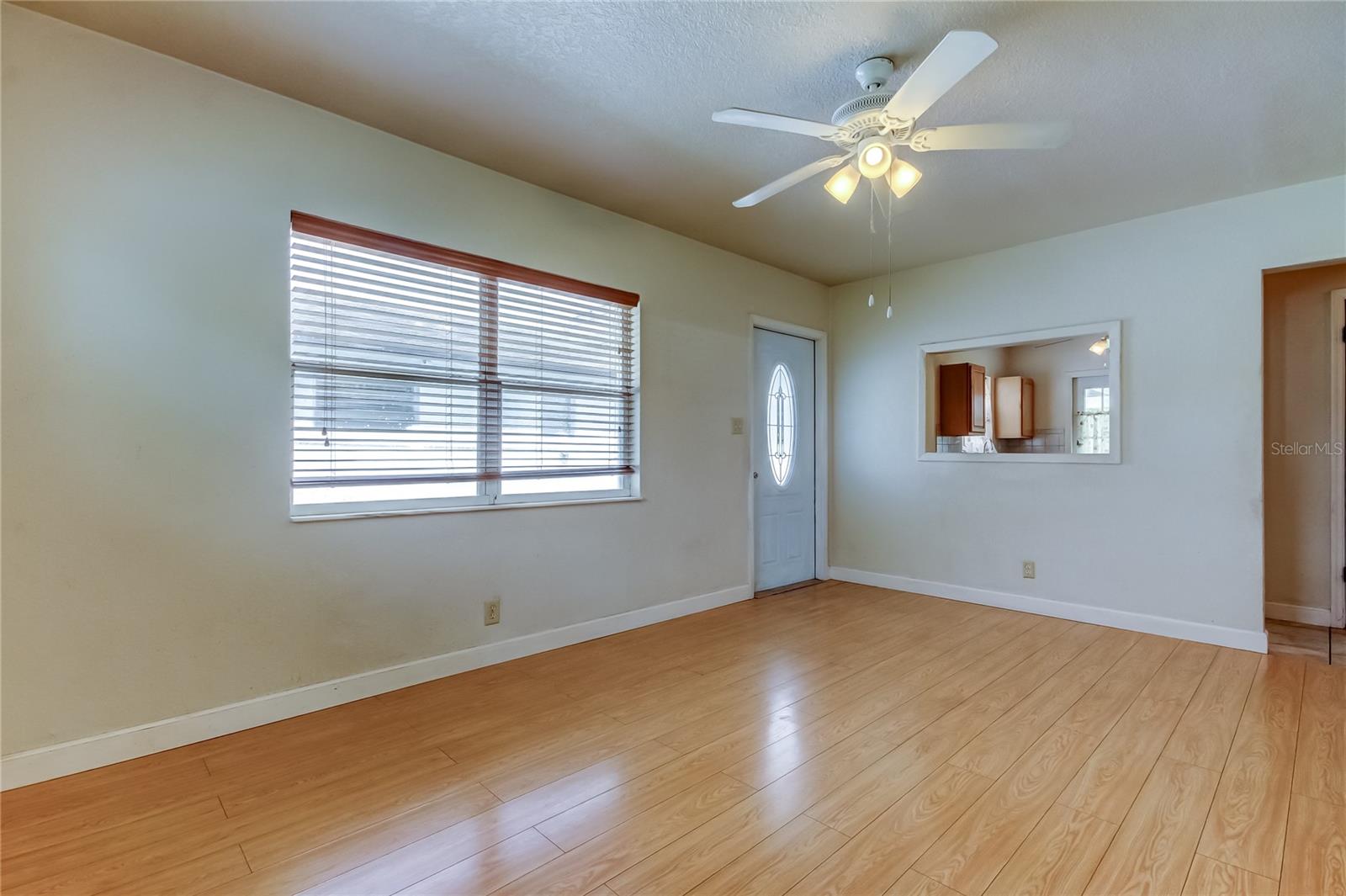 Listing photo id 10 for 4481 57th Avenue N