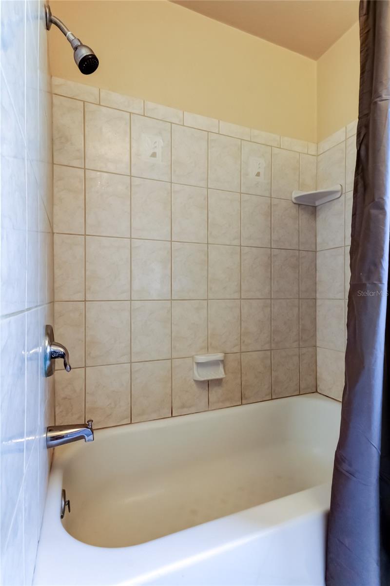 Listing photo id 20 for 4481 57th Avenue N
