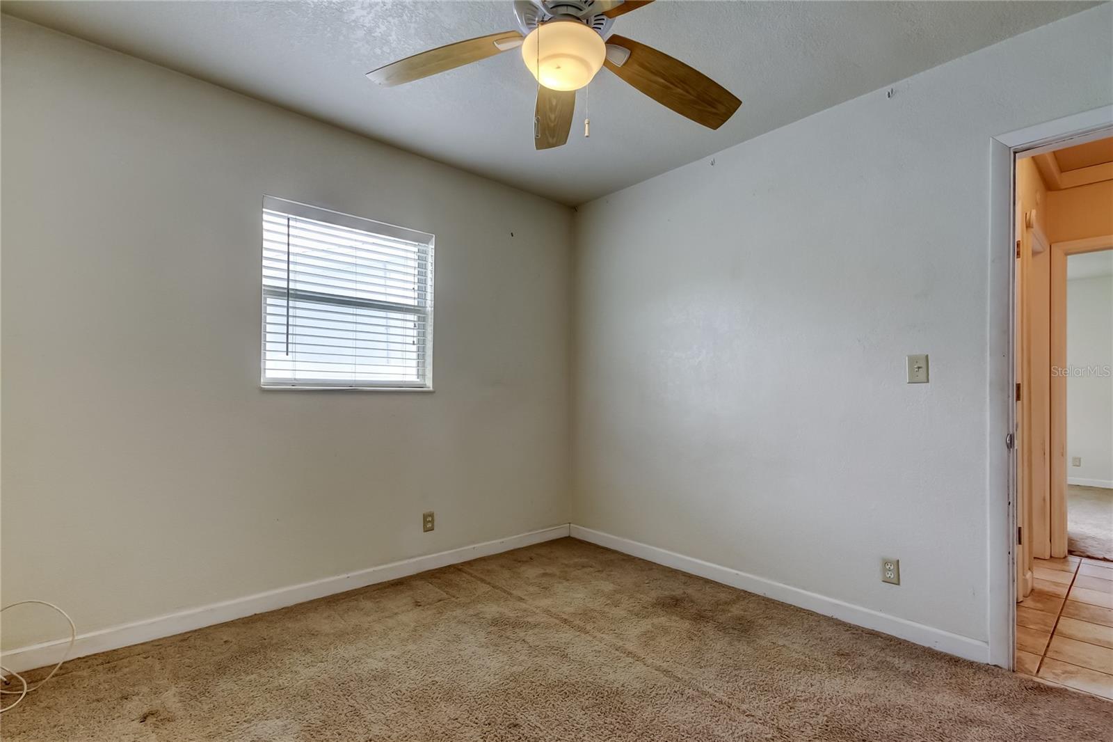 Listing photo id 25 for 4481 57th Avenue N