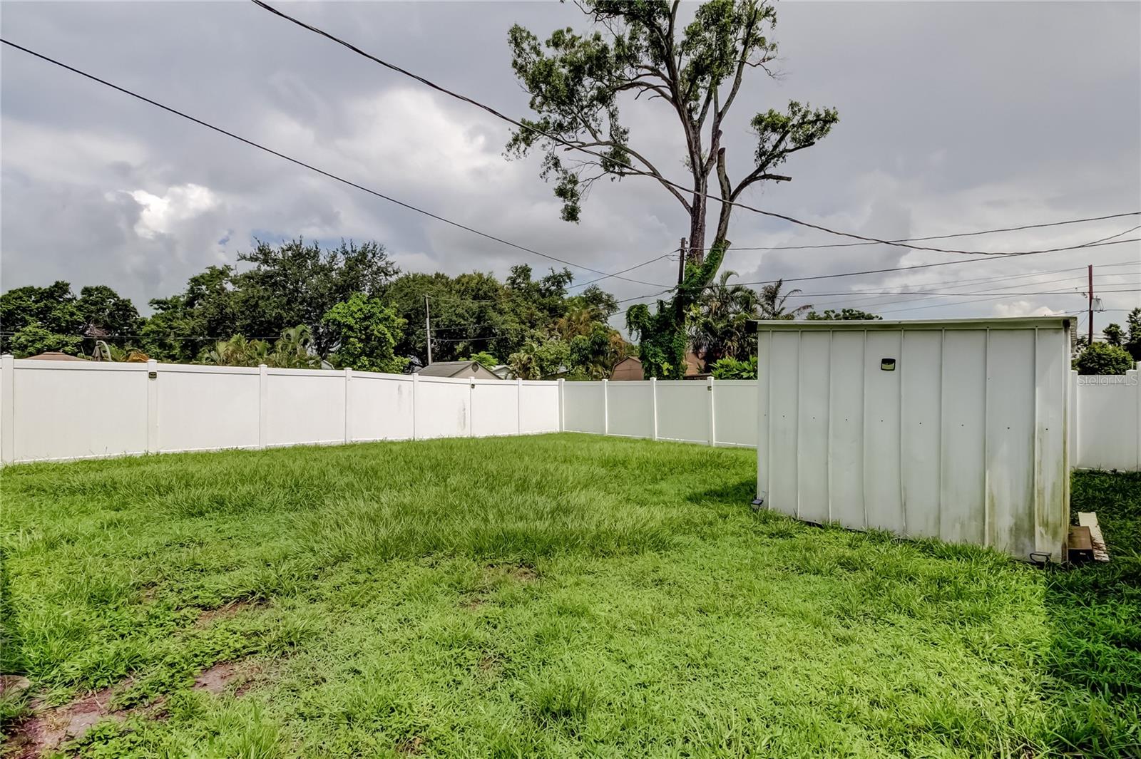Listing photo id 29 for 4481 57th Avenue N