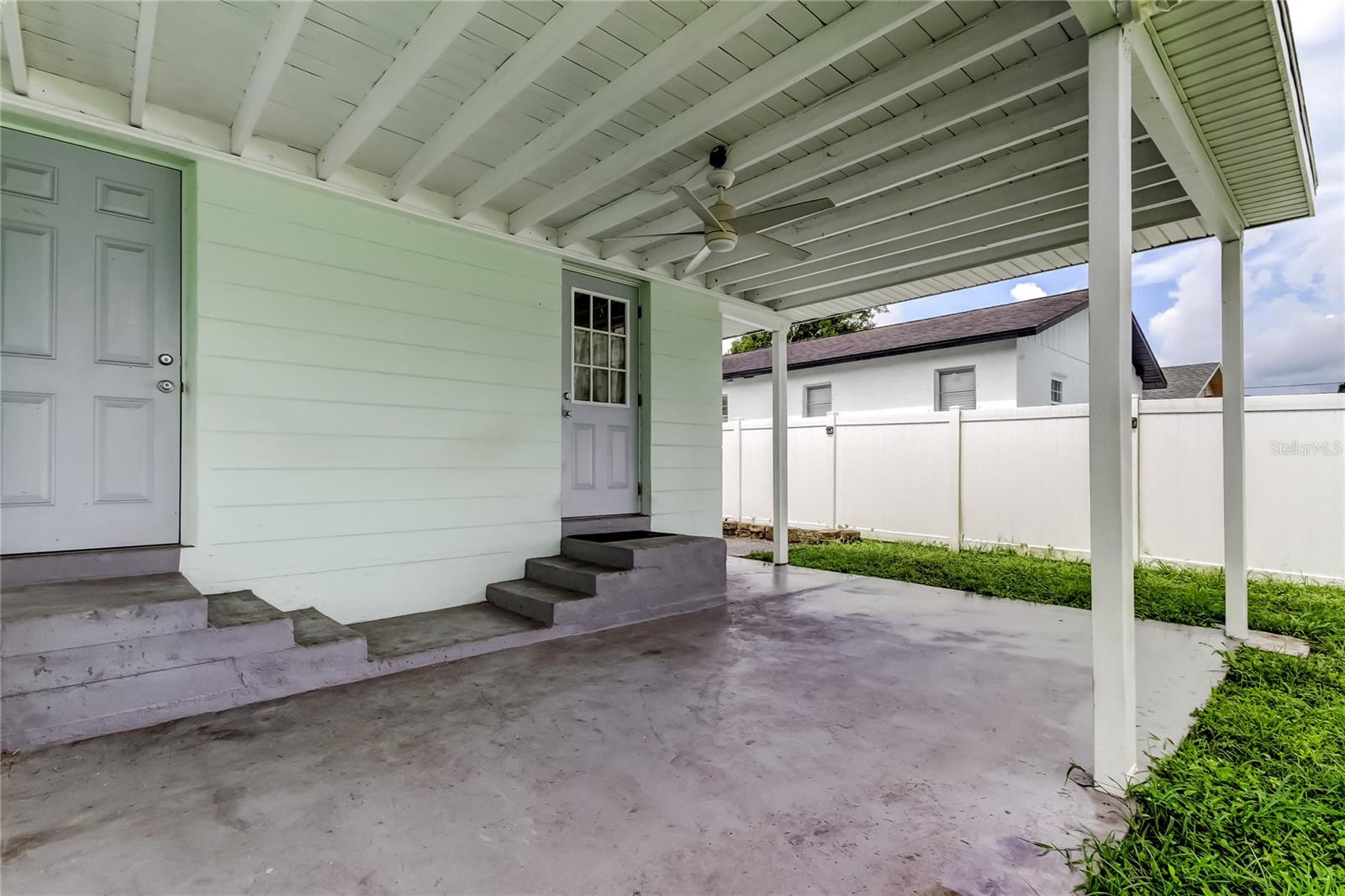 Listing photo id 33 for 4481 57th Avenue N