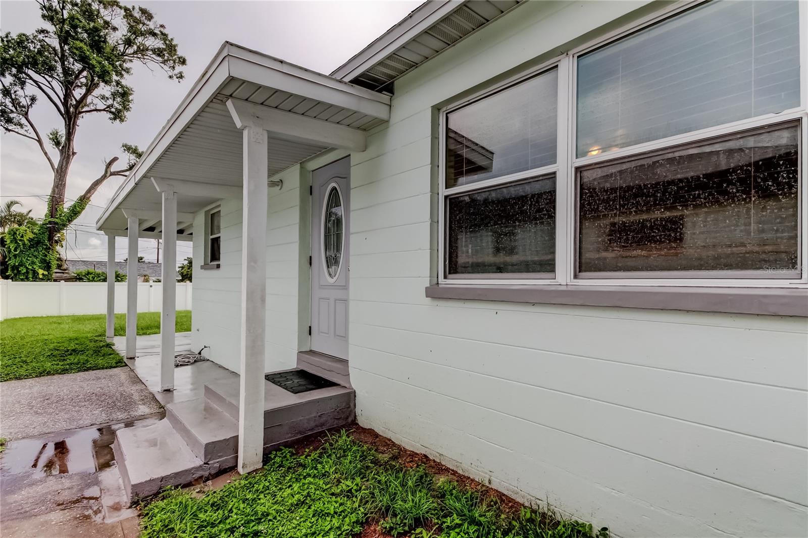 Listing photo id 35 for 4481 57th Avenue N