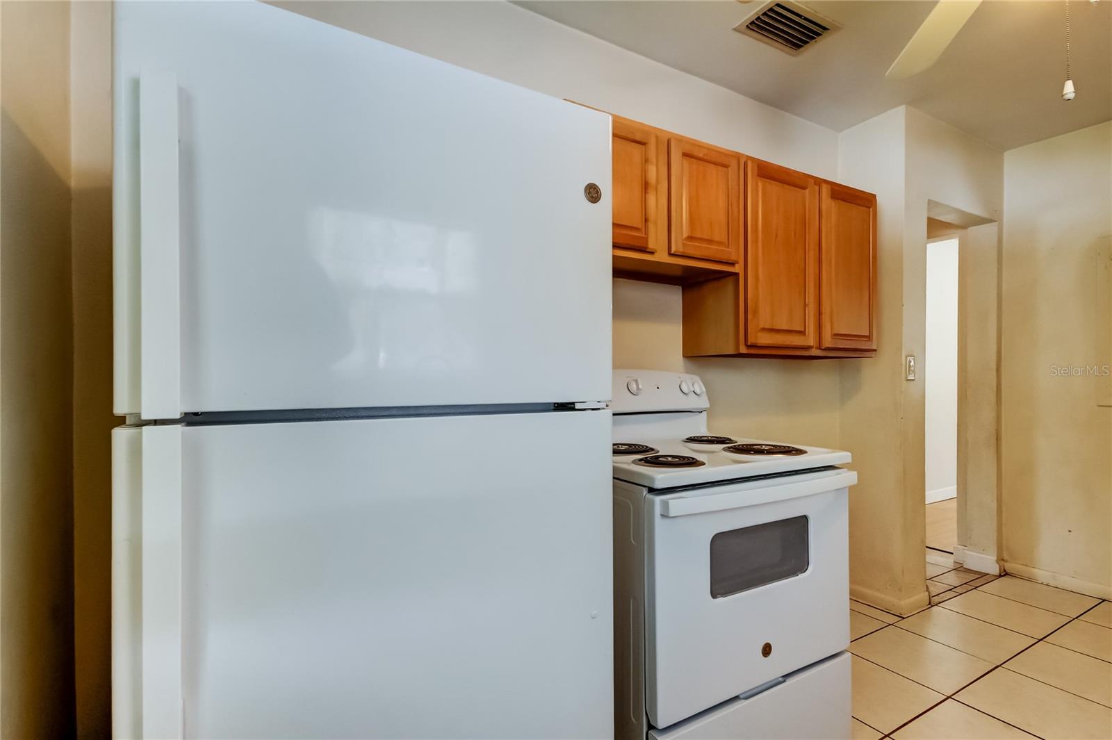 Listing photo id 2 for 4481 57th Avenue N