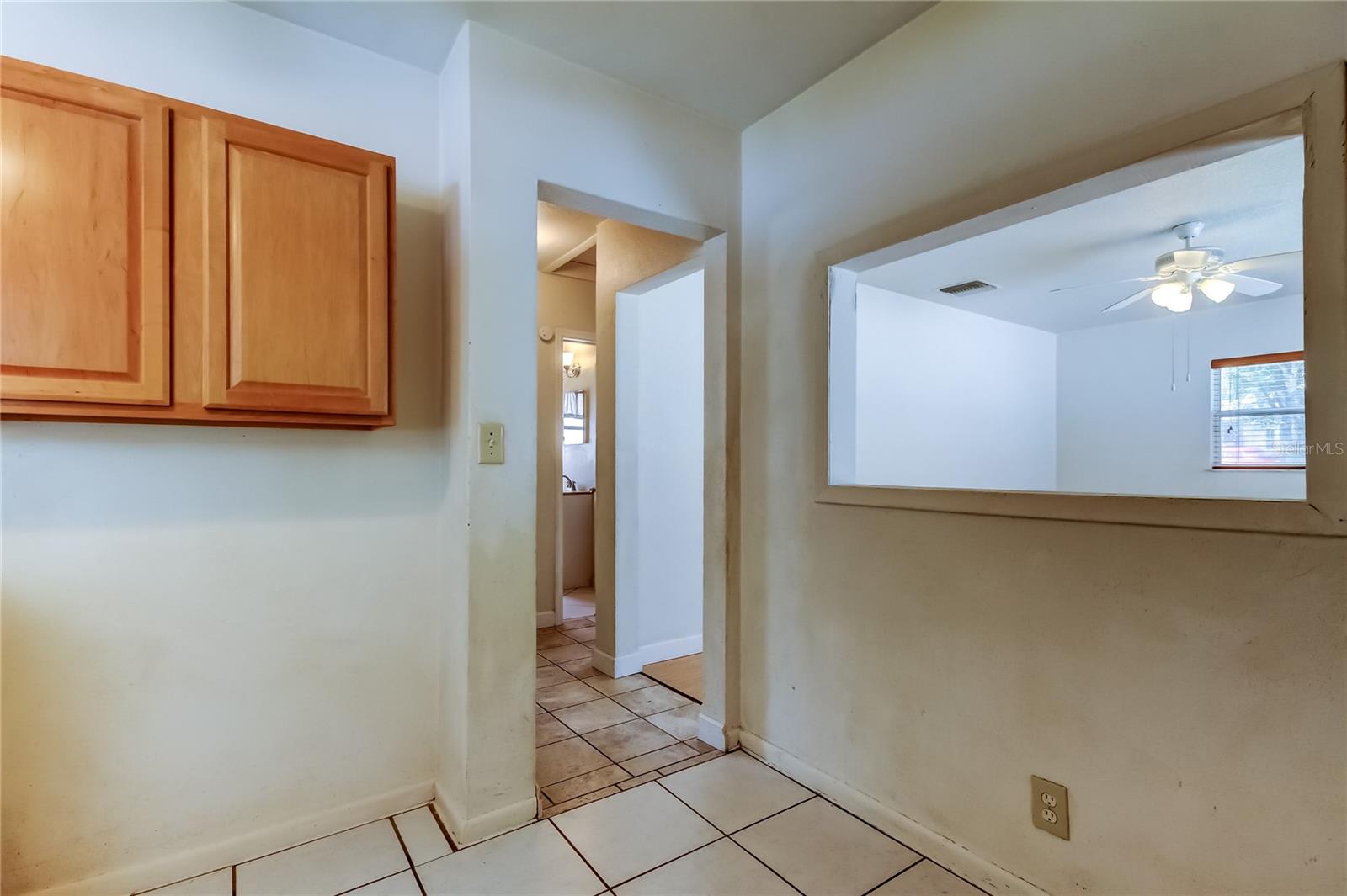 Listing photo id 3 for 4481 57th Avenue N