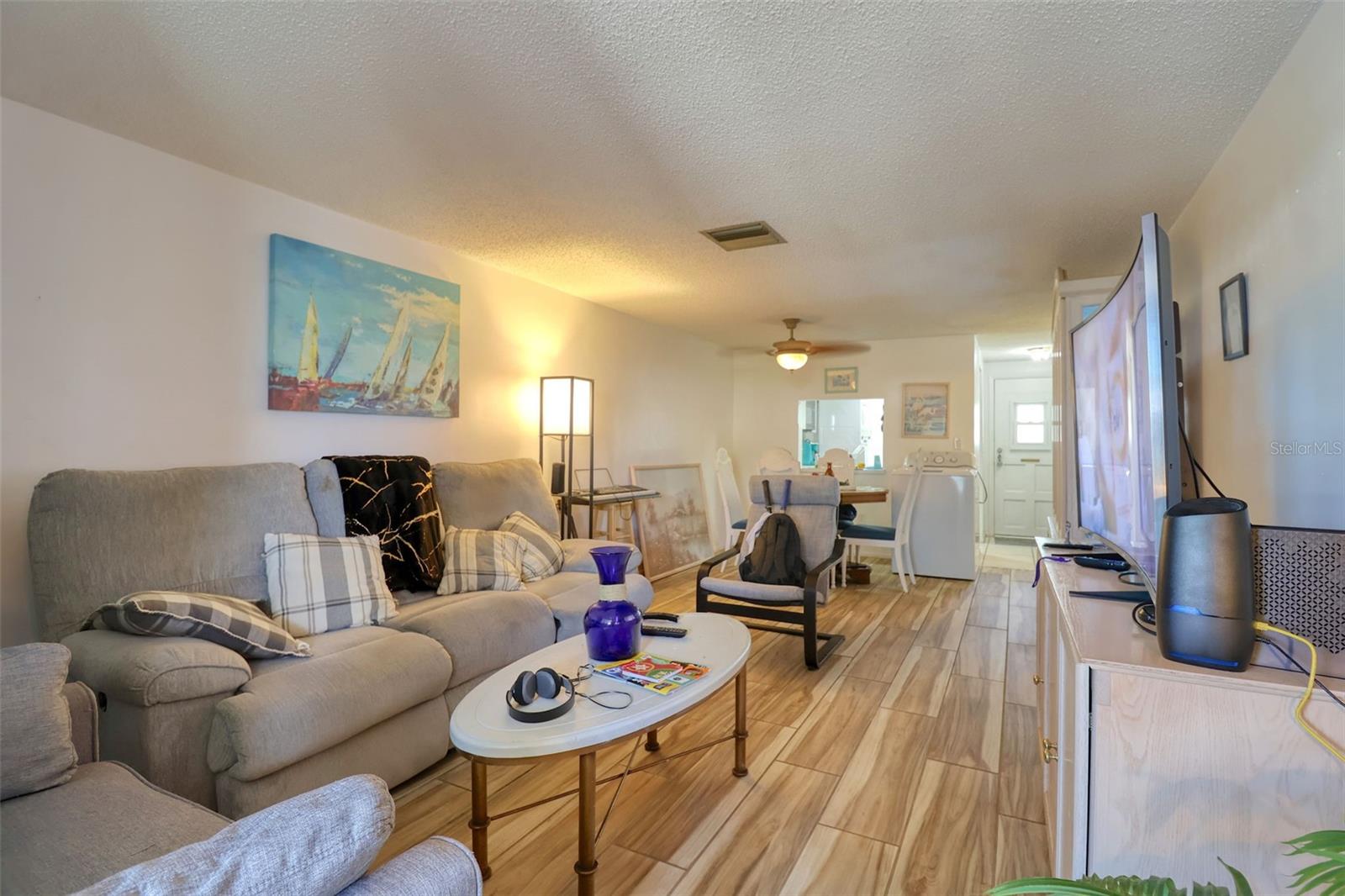 Listing photo id 13 for 4207 Touchton Place 4207