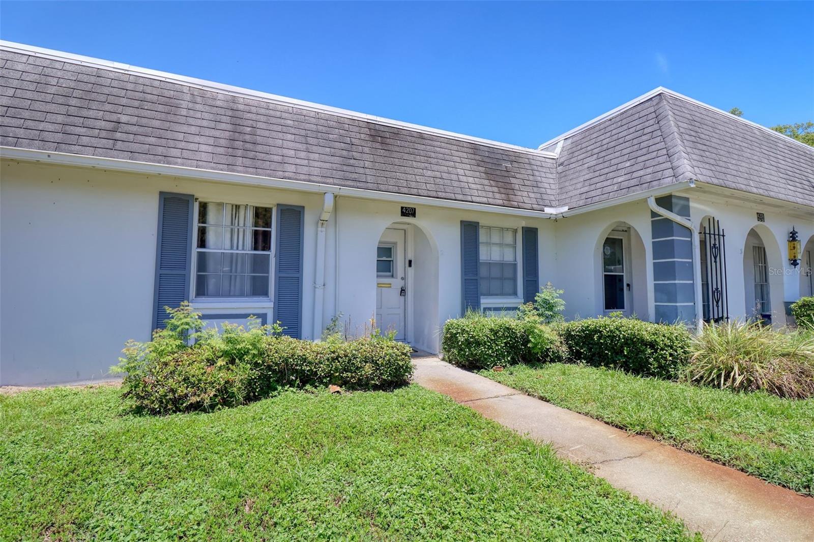 Listing photo id 3 for 4207 Touchton Place 4207