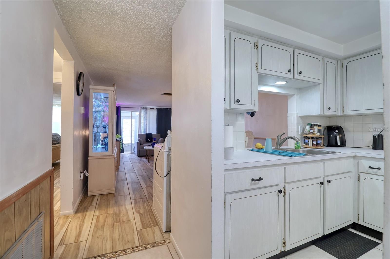 Listing photo id 5 for 4207 Touchton Place 4207