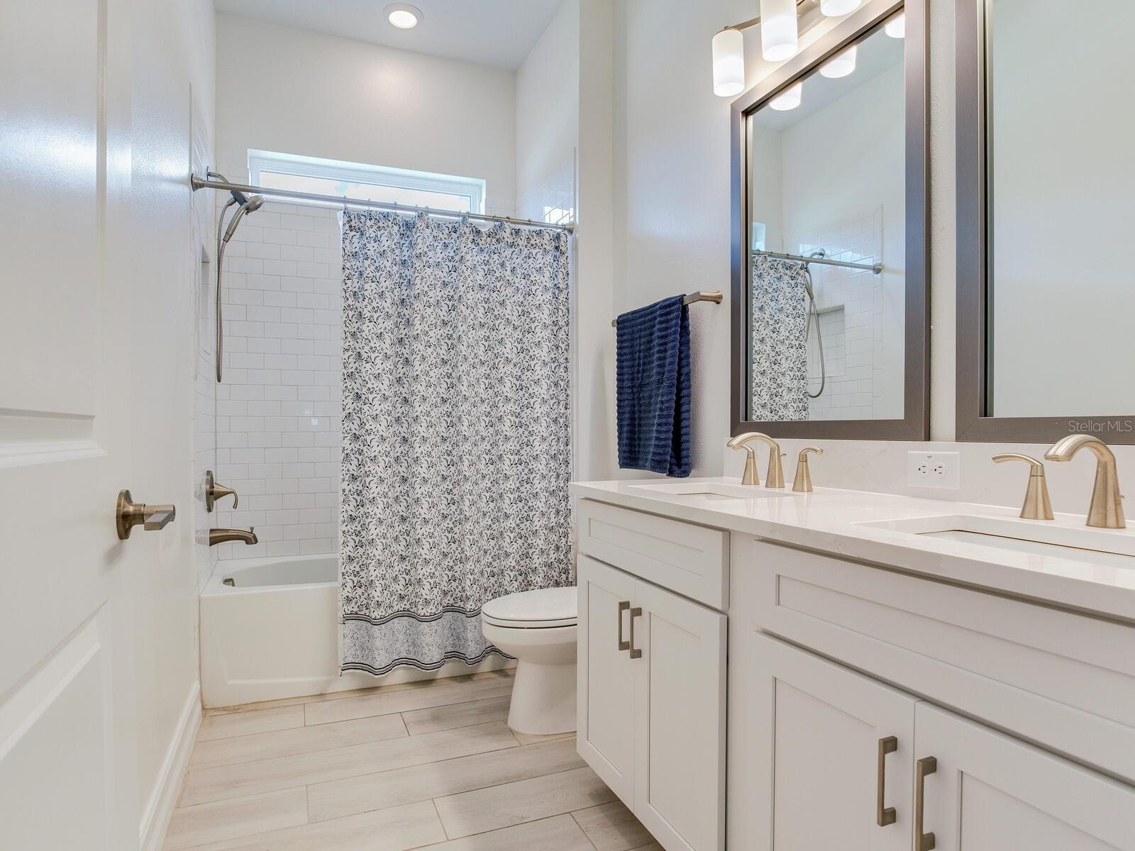 Listing photo id 10 for 6057 Marsh Trail Drive