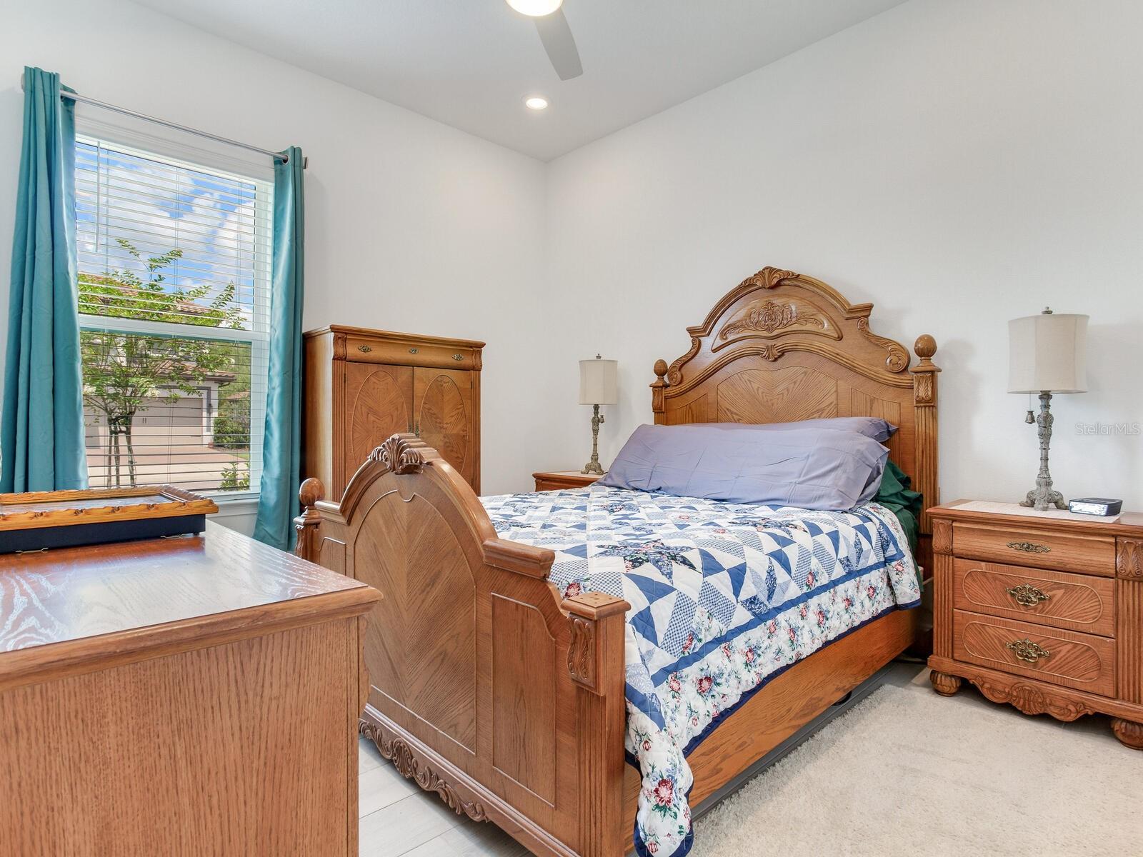 Listing photo id 11 for 6057 Marsh Trail Drive