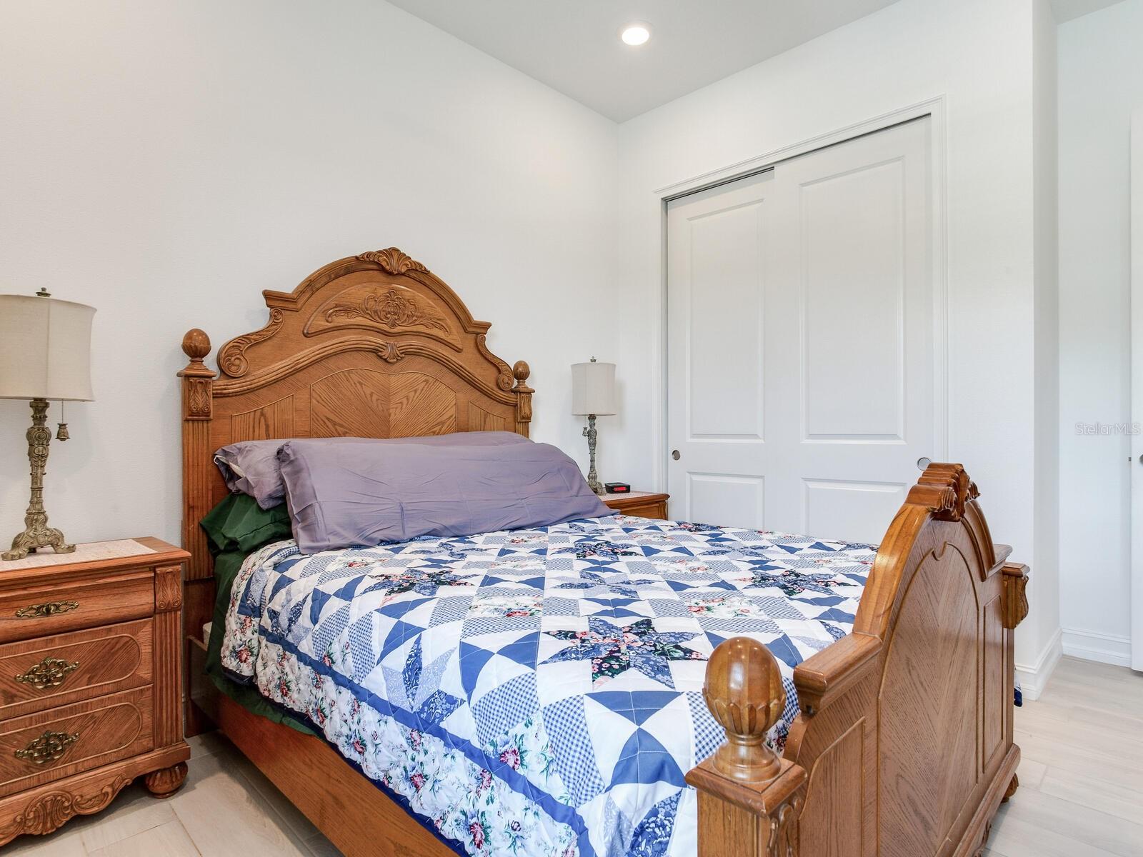 Listing photo id 12 for 6057 Marsh Trail Drive